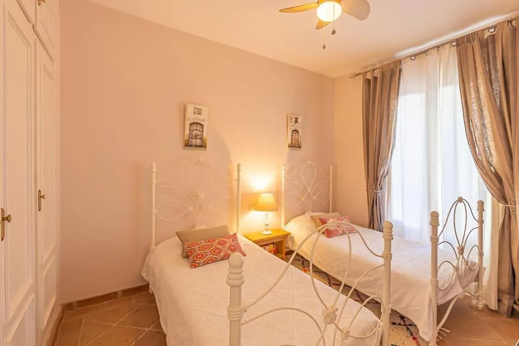 La Perla De La Bahia - Great Beachfront Apartment - Ideal For Families Bahia de Casares 0*,  Spain